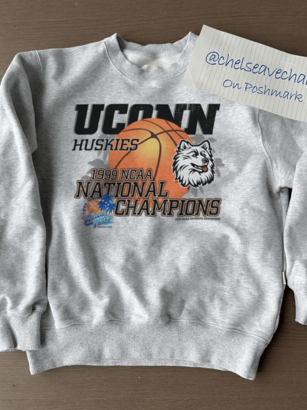 UConn Huskies 1999 NCAA Sweatshirt University of Connecticut UConn Huskies Shirt
